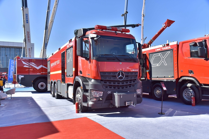 “星”力量集结2021中国国际消防展，再显奔驰卡车底盘专业实力