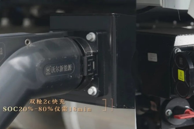 江淮1卡坤鹏ET9：跑得远、省得多、开不累